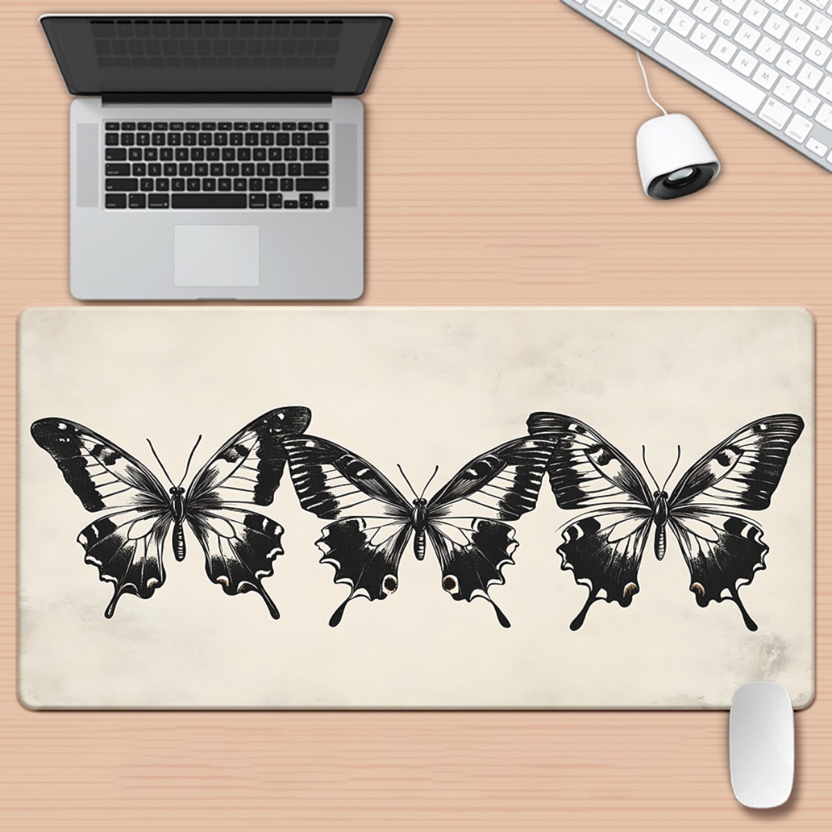 Butterfly Illustration Desk Ma - огляд і ціна Vintage Gaming Accessories