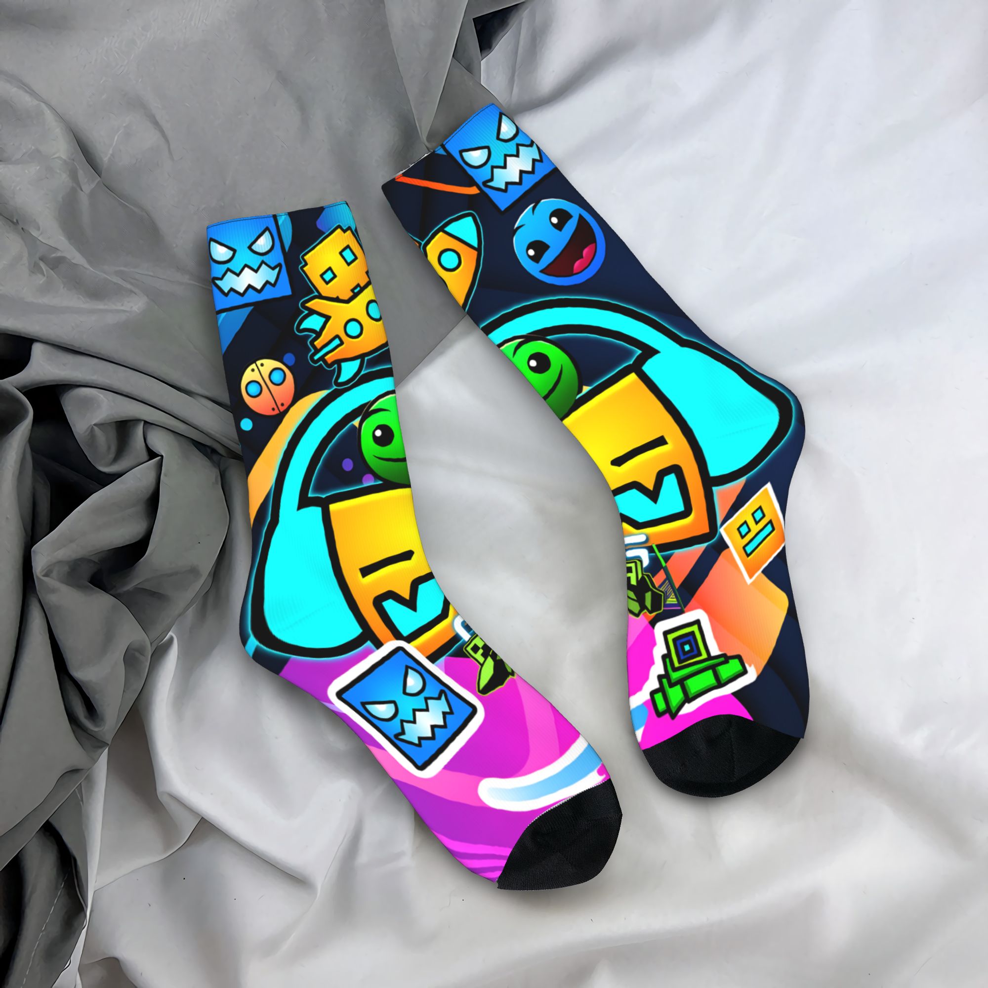 Geometry Gaming Dashed Socks   - огляд і ціна Vintage Gaming Accessories